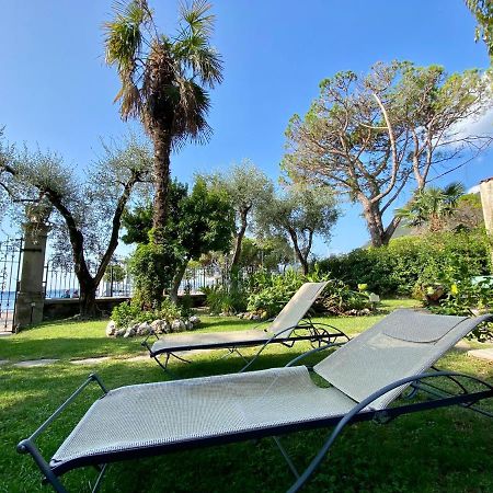 Casa Vacanze Gabbianella Villa Con Giardino Lungolago Maderno Toscolano Maderno Ngoại thất bức ảnh