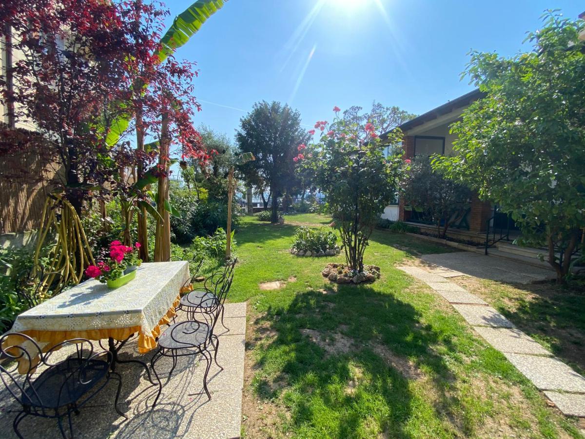 Casa Vacanze Gabbianella Villa Con Giardino Lungolago Maderno Toscolano Maderno Ngoại thất bức ảnh